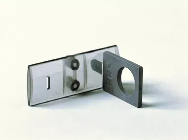 Блокировка доступа к кнопкам E1/6 1SDA038343R1 ABB