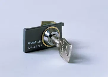Блокировка выкл. в разомкнутом состоянии LOCK IN OPEN POSITION-SAME KEY N.20005 ABB 1SDA065999R1