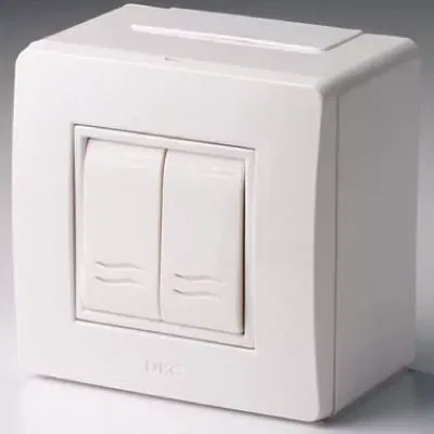 Коробка в сборе с 2-клавишным выключателем, коричневая DKC 10001B