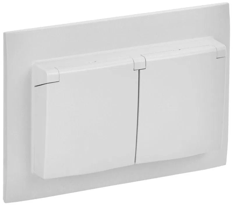 Розетка 2-м SKANDY 16А IP44 с крышкой в сборе SK-R12W арктич. бел. IEK SK-R26-16-44-K01-F